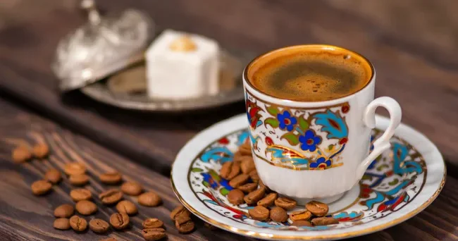 Qəhvə içərkən diqqətli olmaq lazımdır