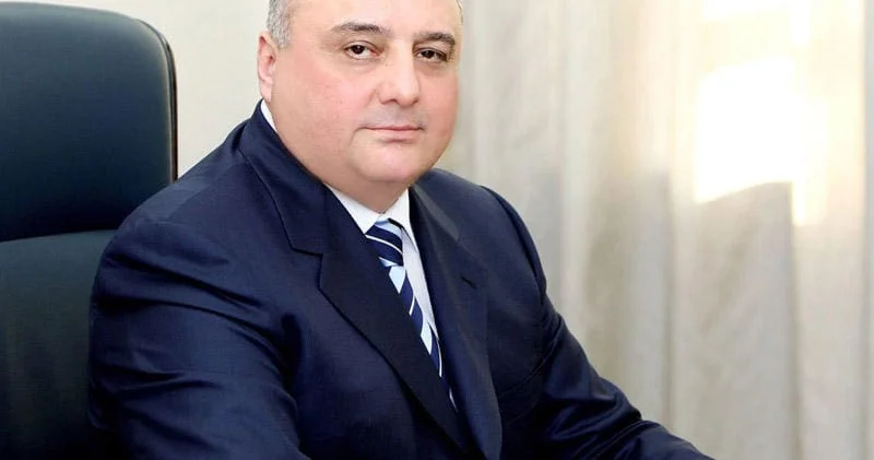 Eldar Mahmudovu hər gün lənətləyir, Pərviz Həşimlidən üzrxahlıq diləyir Elçin Quliyevin zindan gündəliyi