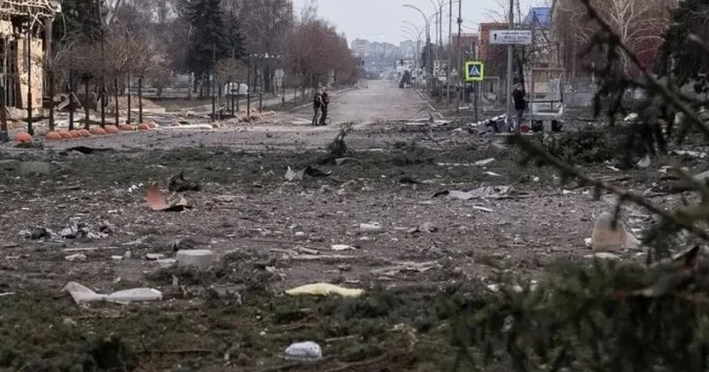 Ворота Донбасса : Россия окружает стратегические города Украины