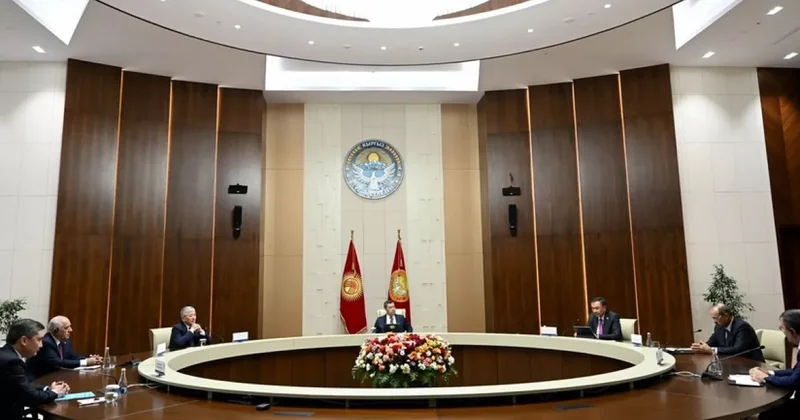 Жапаров принял Асадова
