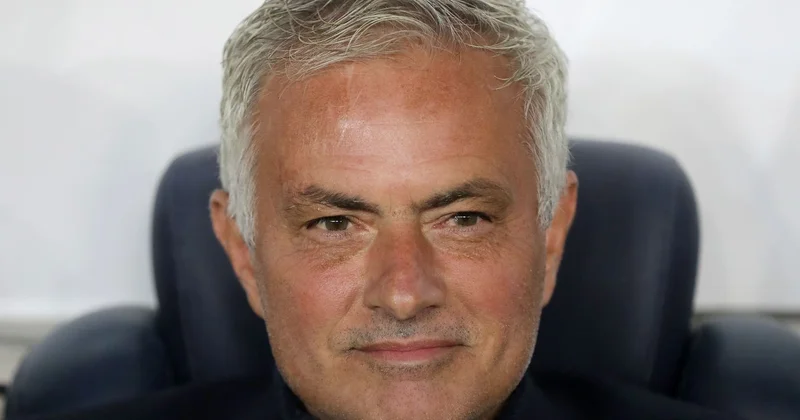 Mourinyo: Dünyanın ən böyük klublarından birinin məşqçisiyəm