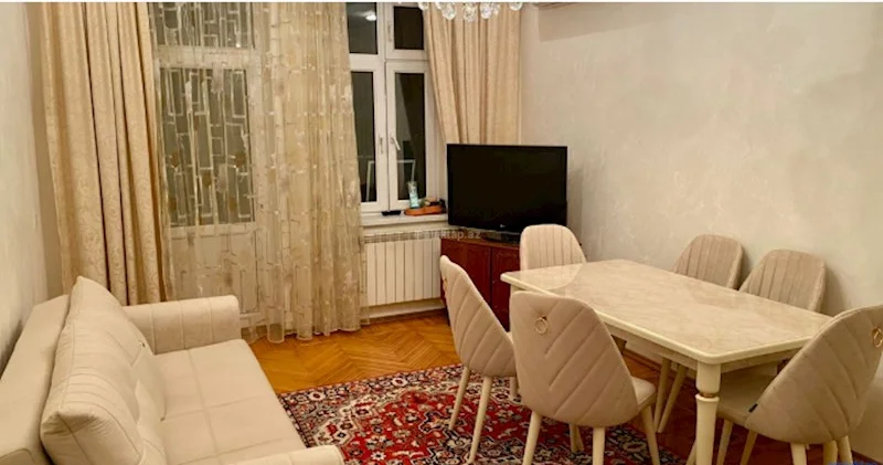 Ev sahibi qapını döyəndə: Kirayəçinin hüquqları harada başlayır?