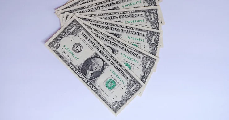 FED in yeni faiz qərarı fonunda dollar bahalaşıb