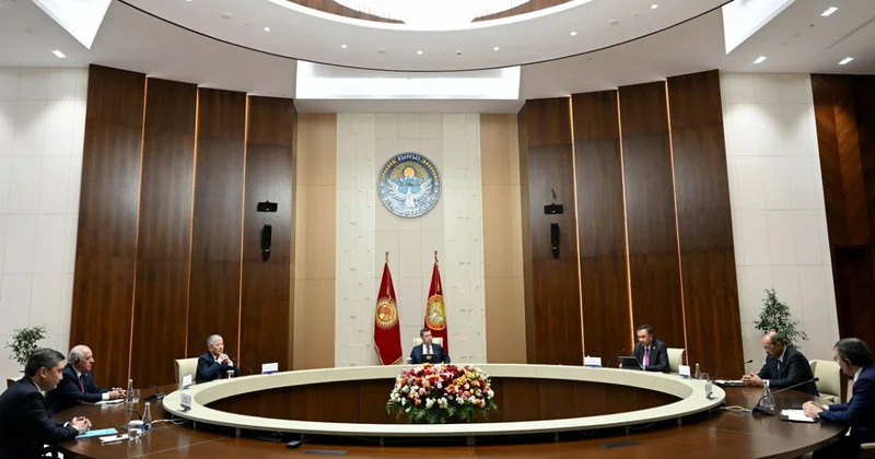 Əli Əsədov Bişkekdə Qırğızıstan Prezidenti ilə görüşüb