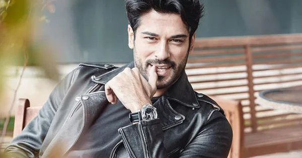 Burak Özçivit bütün mülkünü dəyər dəyməzinə təcili satır