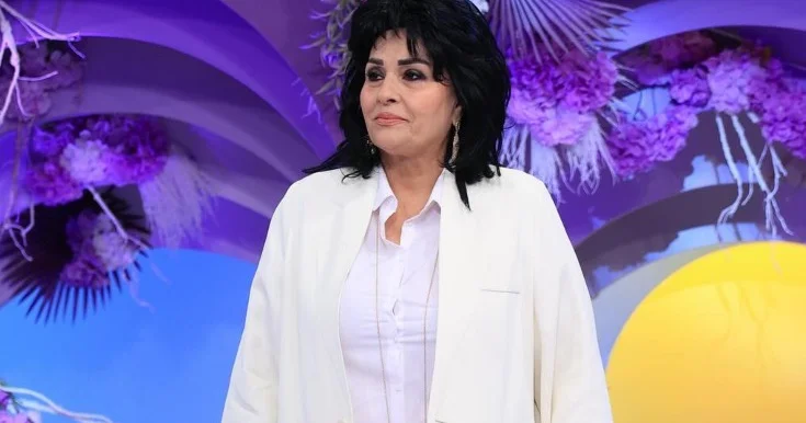 Sən onun adını deyəndə mən xəcalət çəkirəm