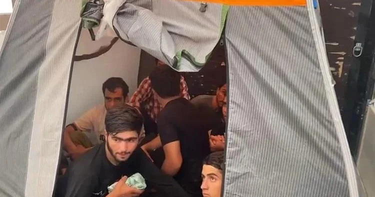 Polis yük maşınının qoşqusunda 17 qeyri qanuni mühacir aşkarladı