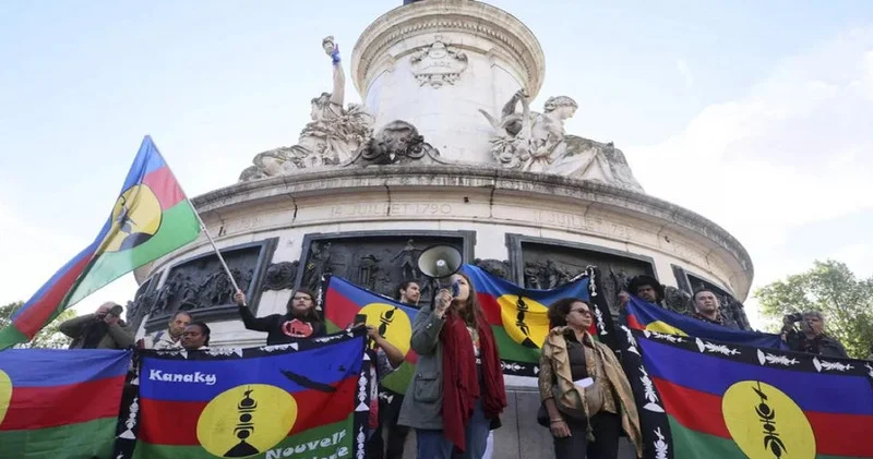 Fransada polis 114 etirazçını həbs edib