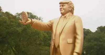 Трампу установили гигантский золотой памятник в Вашингтоне