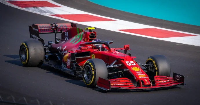“Formula 1” avtomobilini gecə sürmək olarmı?