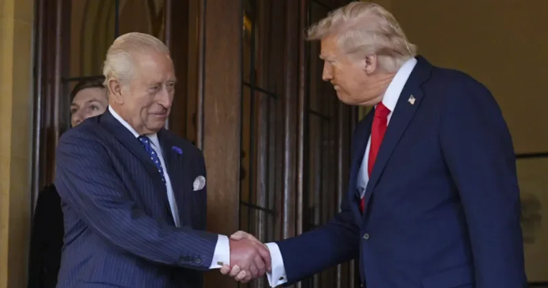 Трамп завершил визит в Виндзорский замок и направился к премьеру Стармеру ВИДЕО