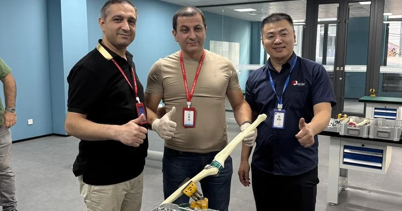 Azərbaycan travmatoloqları Çində Bakıya Robotik Naviqasiya gətirilir