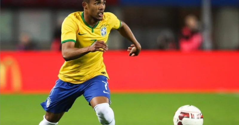 Braziliyalı tanınmış futbolçu klubsuz qalıb
