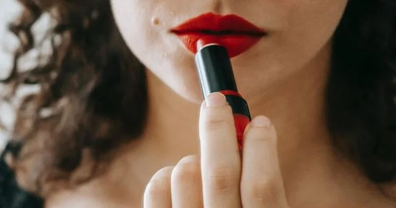 Keyfiyyətsiz kosmetika məhsulları xərçəng yaradır Açıqlama