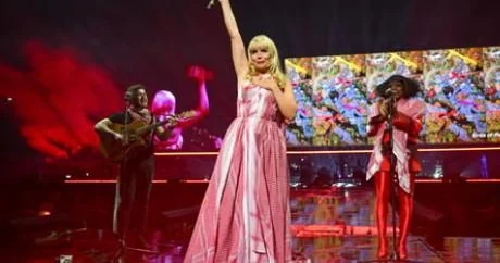 Dünya məşhurları Fələstin üçün birləşdilər Londonda rekord yardım konserti keçirilib + VİDEO