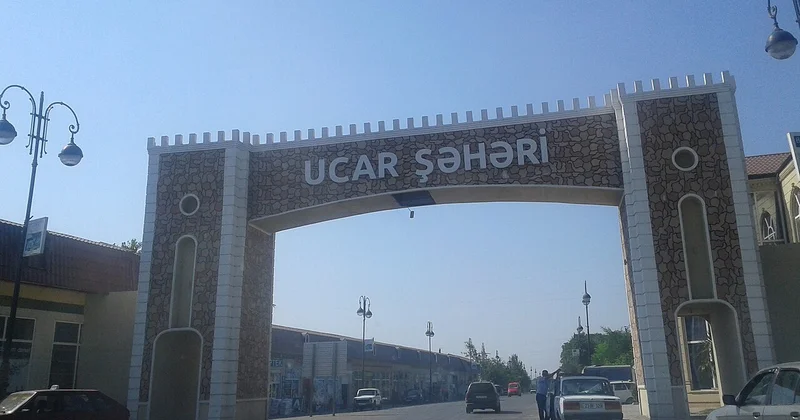 Ucarda ər arvadını döydü Ondan xəbərsiz anası evinə gedib