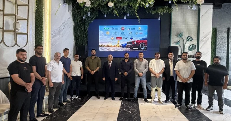 “Azərbaycan Drag Race 2026” üzrə peşəkar avtomobil yarışının finalçıları ilə brifinq keçirilib