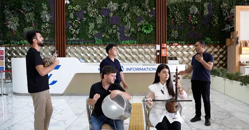 Görmə məhdudiyyətli gənclər Milli Musiqi Günü ilə əlaqədar fləşmob keçiriblər
