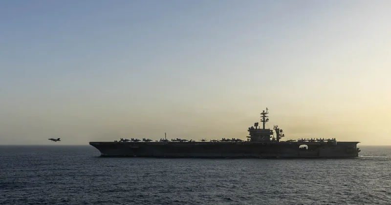 На авианосце USS Abraham Lincoln супругов задержали за продажу наркотиков