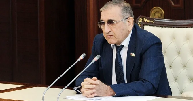 Tahir Rzayev: Məhsul şəhadətnaməsi fermerlərin problemlərini azalda bilər