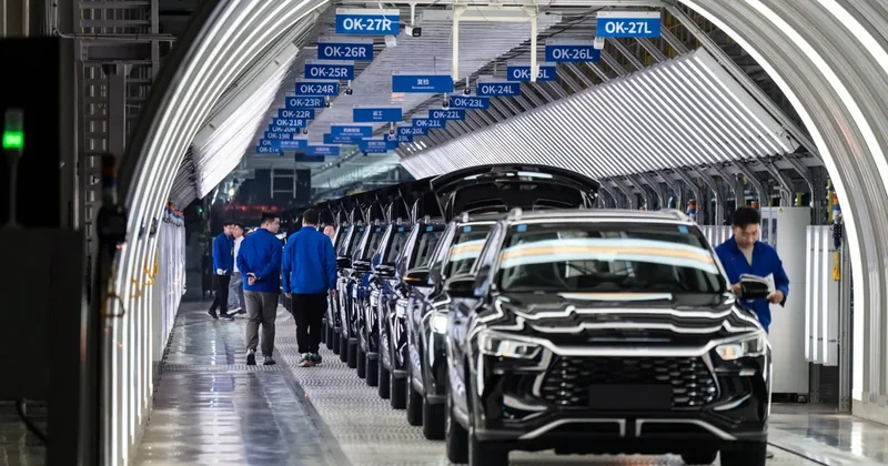 Bloomberg: Автогиганты США призвали Трампа запретить импорт китайских автомобилей