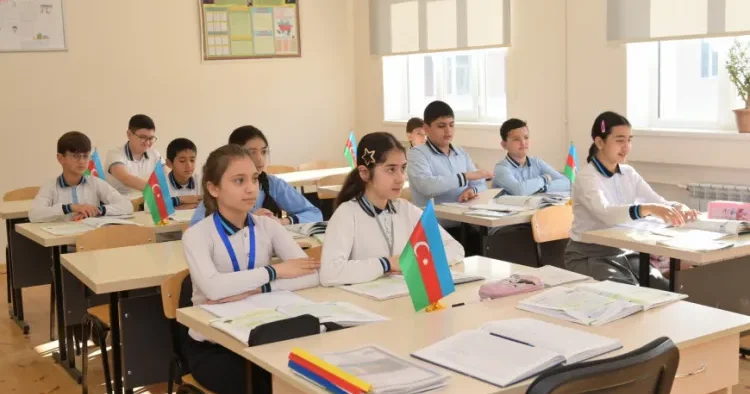 Daha 40 məktəbdə hibrid təhsil olacaq RƏSMİ