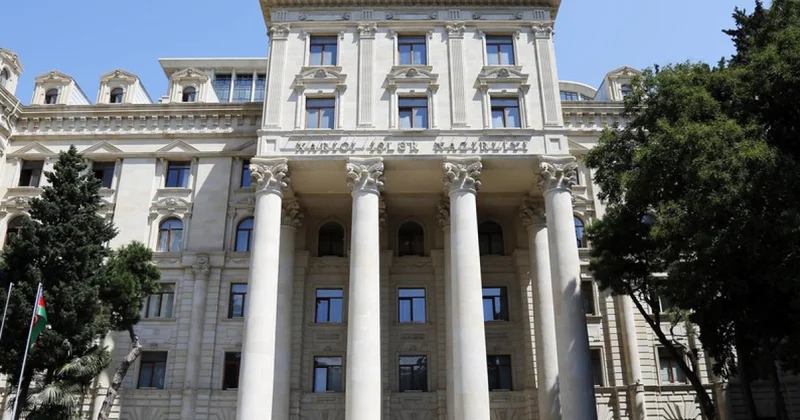 Баку отвечает Парижу