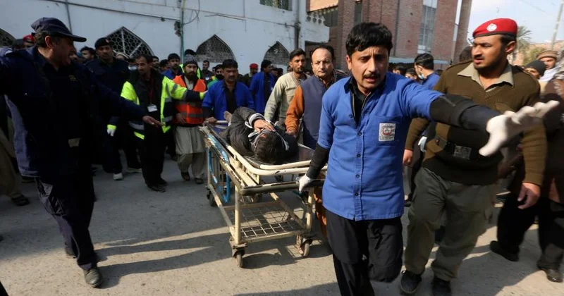 Pakistanda məscid yaxınlığında törədilən terrorda ölənlərin sayı 21 ə çatıb