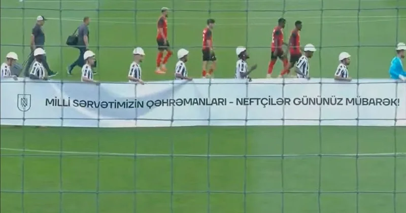 “Neftçi” futbolçuları meydana dəbilqə ilə çıxdı Video