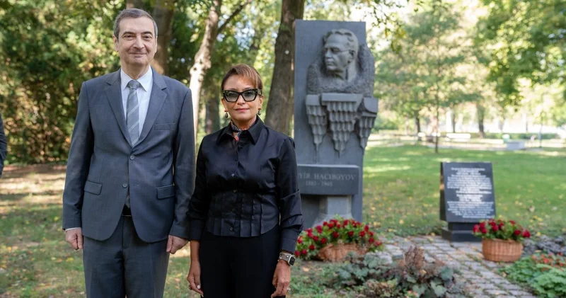 Vyanada Üzeyir Hacıbəylinin 141 ci ildönümü qeyd olunub FOTO