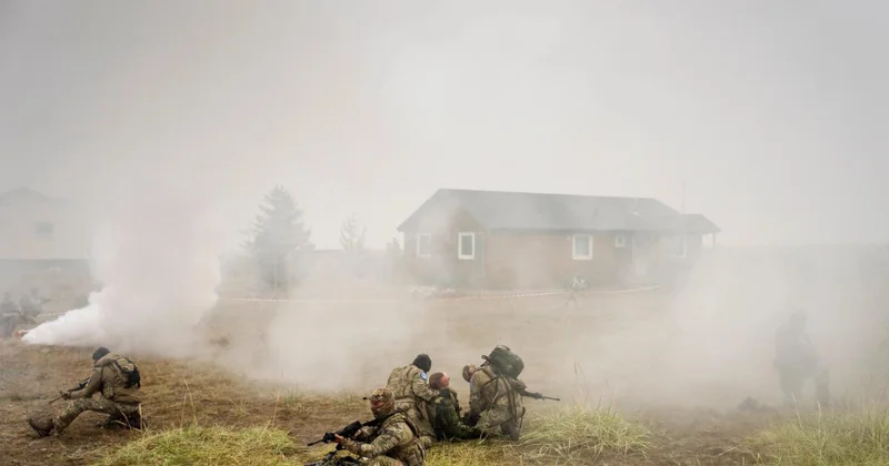 Шведские военные участвуют в международных учениях в Гренландии