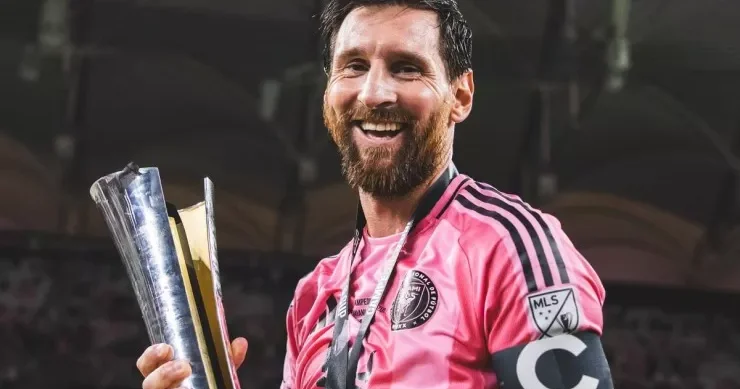 Tarixin ən uğurlu futbolçusu olan Messi 48 ci çempionluğu var