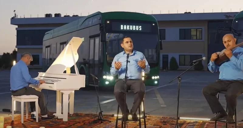 Alter ego BakuBus: Водители тронули сердца людей своим талантом ВИДЕОФАКТ