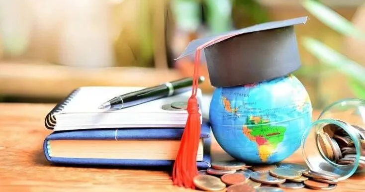 4 illik universitet təhsili tarixə çevrilir? Ekspert açıqladı