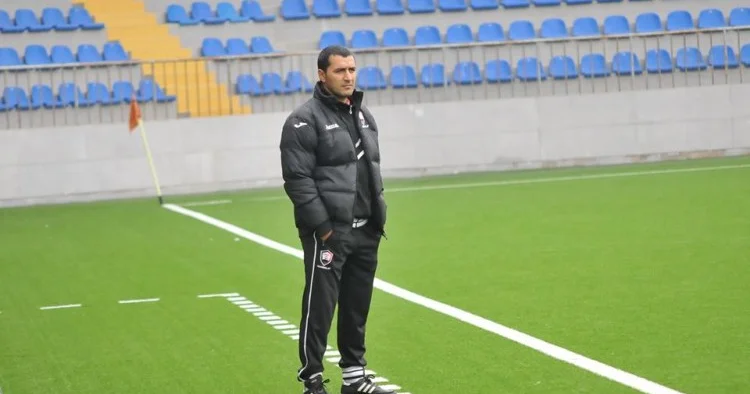 Yuri Vernidub gəldikdən sonra komandanın oyun planında çox şey dəyişib Neftçi nin sabiq forvardı