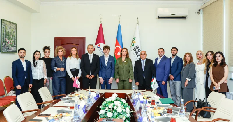 ® 617 balla baytarlığı seçdi: “PAŞA Holdinq”ə daxil olan “Agro Dairy” gələcəyin baytarına dəstək oldu