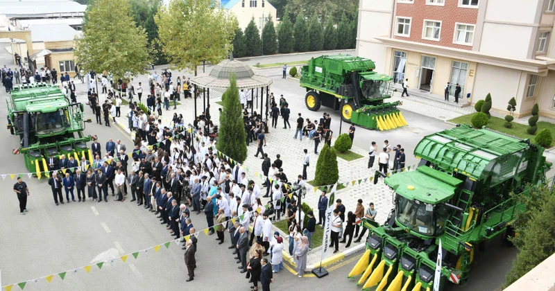 “John Deere” şirkətinin müasir kənd təsərrüfatı texnologiyaları ADAU da təqdim olunub