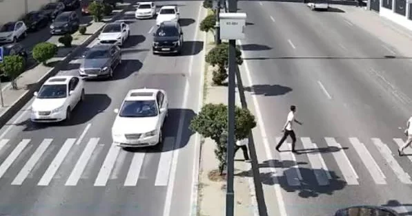 Piyada keçidlərində qaydaların pozulması kimi davranışlar sistemli şəkildə nəzarətdə saxlanılmalıdır” Nəqliyyat eksperti