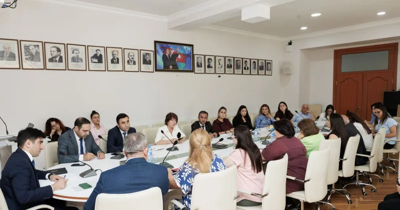 Ədəbiyyat məsələlərinə aid müzakirə keçirildi