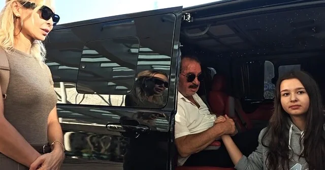 İbrahim Tatlıses qızını məktəbin ilk günü tək qoymadı