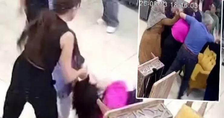 Qızının saçını kəsimini bəyənmədi, qohumlarını yığıb salonu dağıtdı HADİSƏ ANI