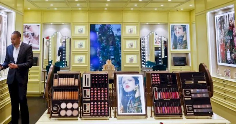 “Gucci”nin sahibi kosmetika biznesini “L Oreal”a satır − 4 milyard