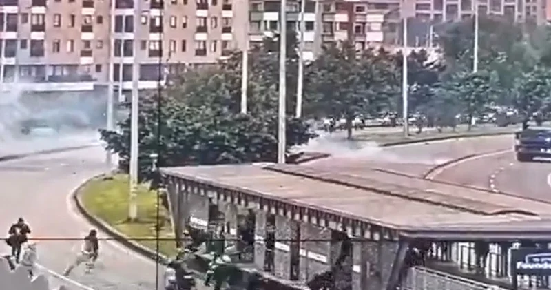 ABŞ nin Kolumbiyadakı səfirliyinə hücum edilib