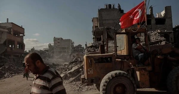 Türkiyə bayraqları ilə Qəzzaya daxil oldular Foto