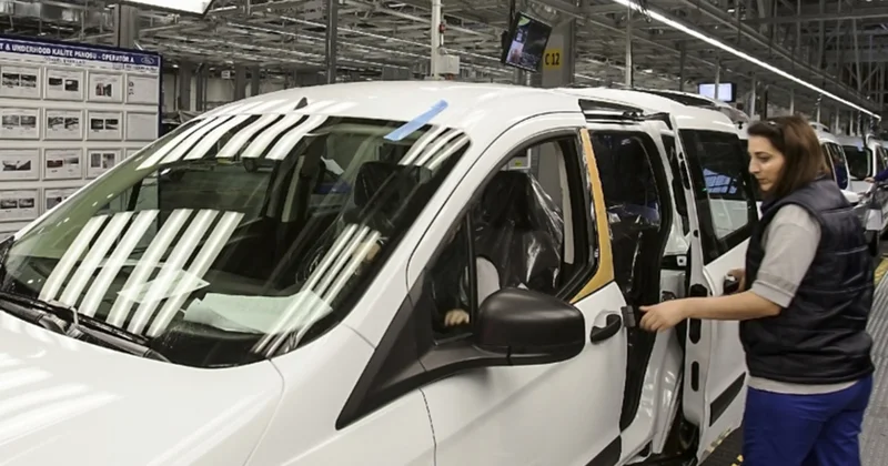 “Ford” yarım milyondan çox avtomobilini geri çağırır