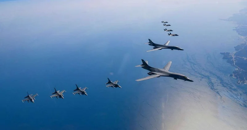 ABŞ bombardmançıları Yaponiya hərbi bazasına yerləşdirildi SƏBƏB