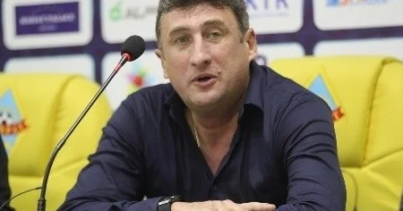 Kaxaber Tsxadadze stadionun vəziyyətindən narazılıq edib