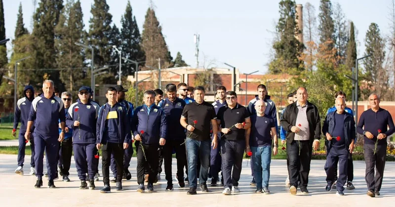 Kəpəz” futbolçularından nəcib addım: Gəncə Memorial Kompleksinə ziyarət