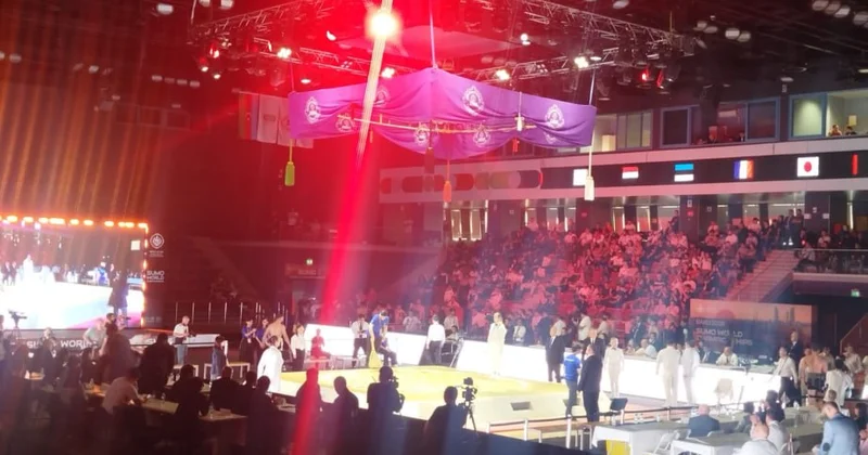 Azərbaycan sumoçusu Bakıda keçirilən dünya çempionatında qızıl medal qazandı VİDEO