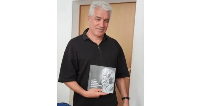 Azərbaycanlı professor Mirzə Məmmədovun memarlıq rəsmi üzrə kitabı nəşr olunub